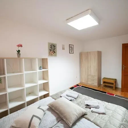 Yellow House Апартаменты Сараево